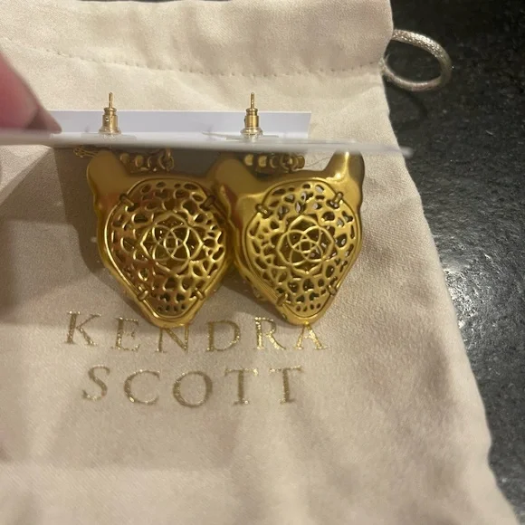 Kendra Scott Maura Vintage Gold Jaguar statement earrings in SAGE. NEW - Picture 4 of 9